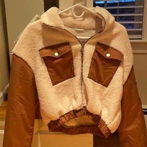 women’s cropped puffer coat